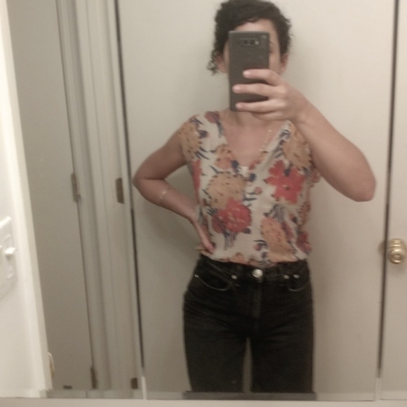 Silk vintade bow tie top - Picture 3 of 5